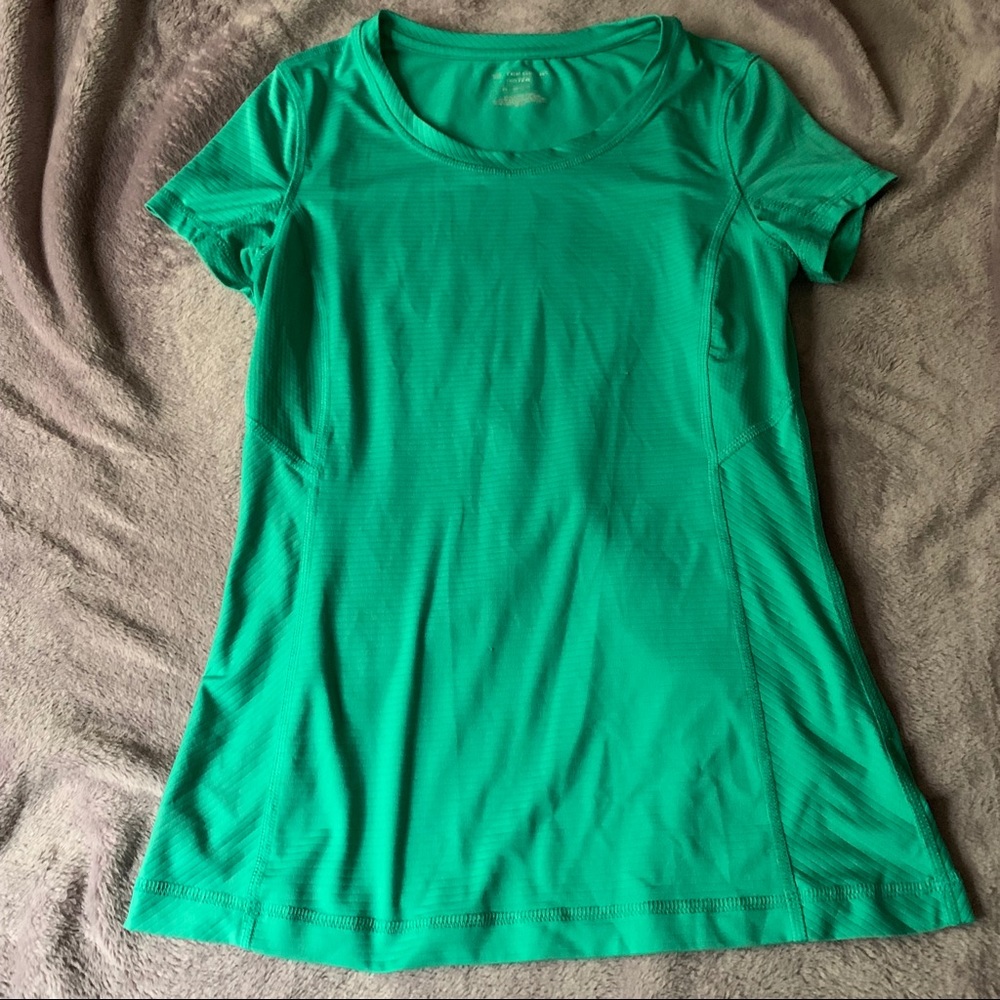 Tek Gear workout shirt